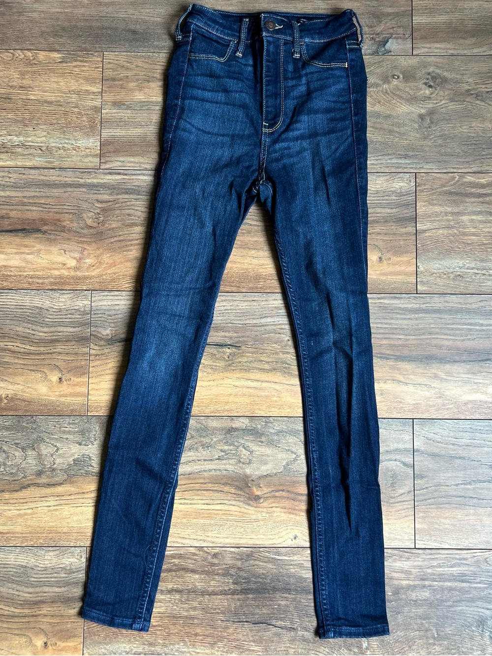 Hollister Women's Dark Indigo Ultra High Rise Advanced Str Jeans Size 0R 24wX28l